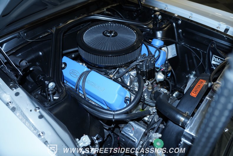 Ford-Mustang-1966-Space-white-Black-32