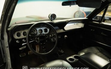 Ford-Mustang-1966-Space-white-Black-35