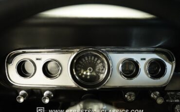 Ford-Mustang-1966-Space-white-Black-37