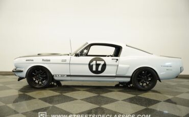 Ford-Mustang-1966-Space-white-Black