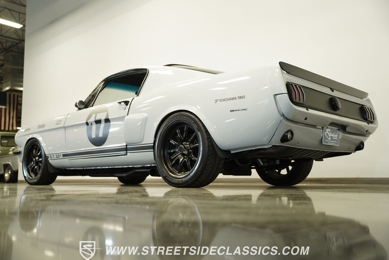Ford-Mustang-1966-Space-white-Black-45