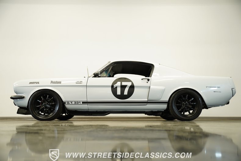 Ford-Mustang-1966-Space-white-Black-9