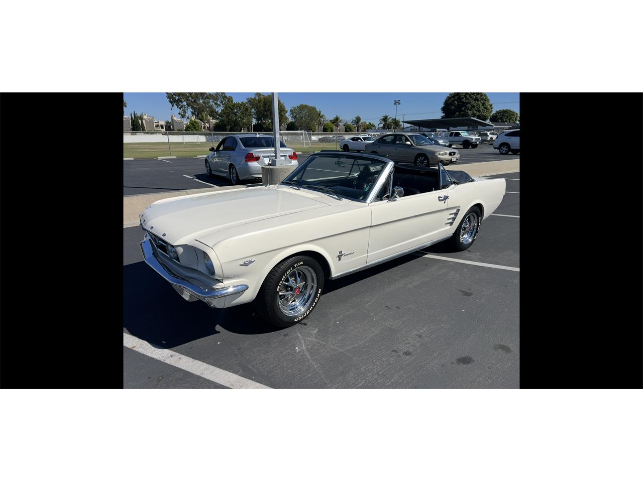 Ford-Mustang-1966-White-Black-19