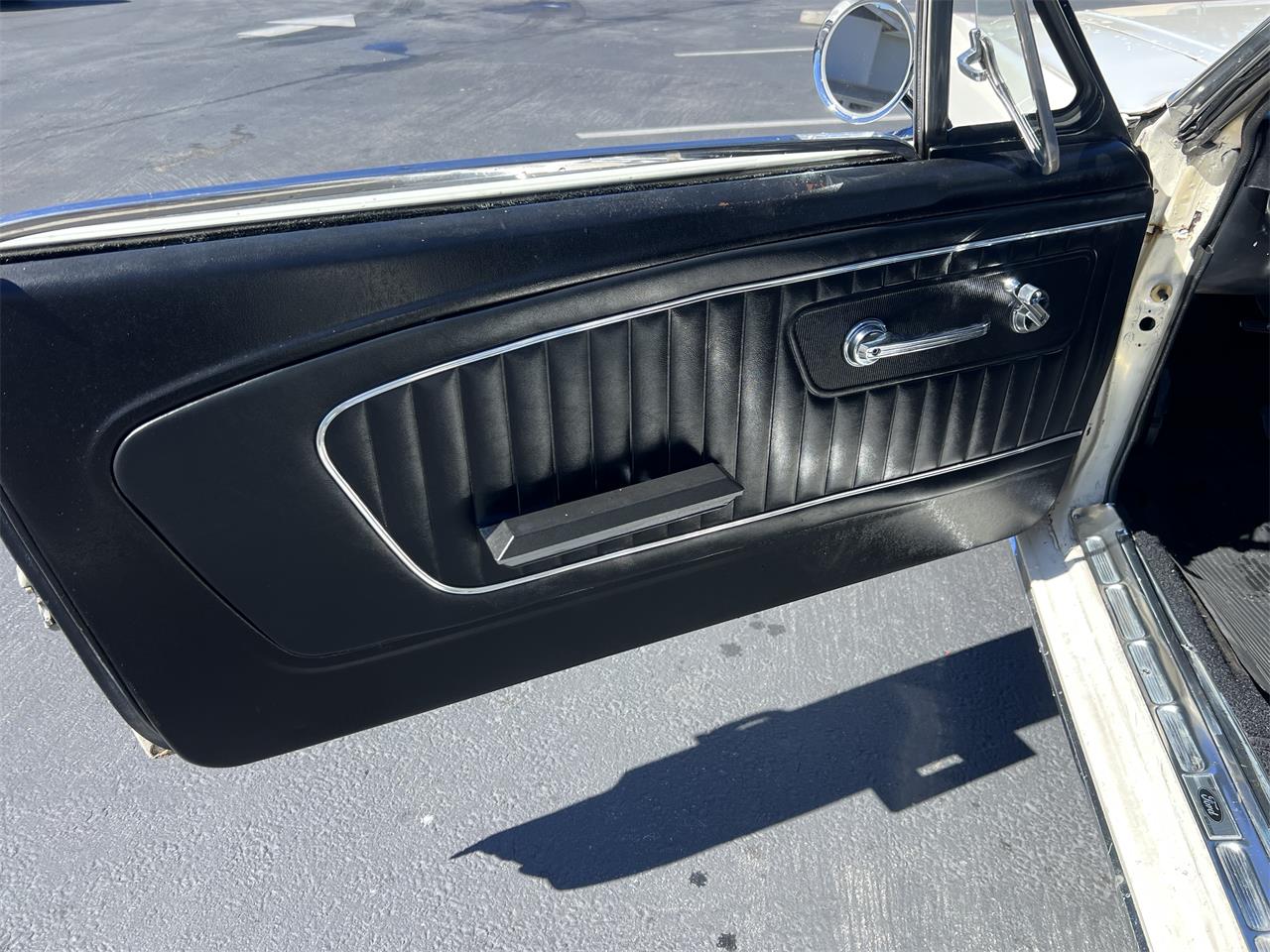 Ford-Mustang-1966-White-Black-20