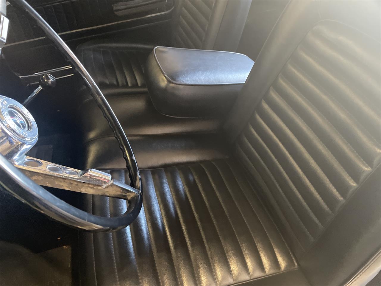 Ford-Mustang-1966-Yellow-Black-12