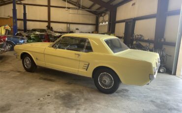 Ford-Mustang-1966-Yellow-Black-16