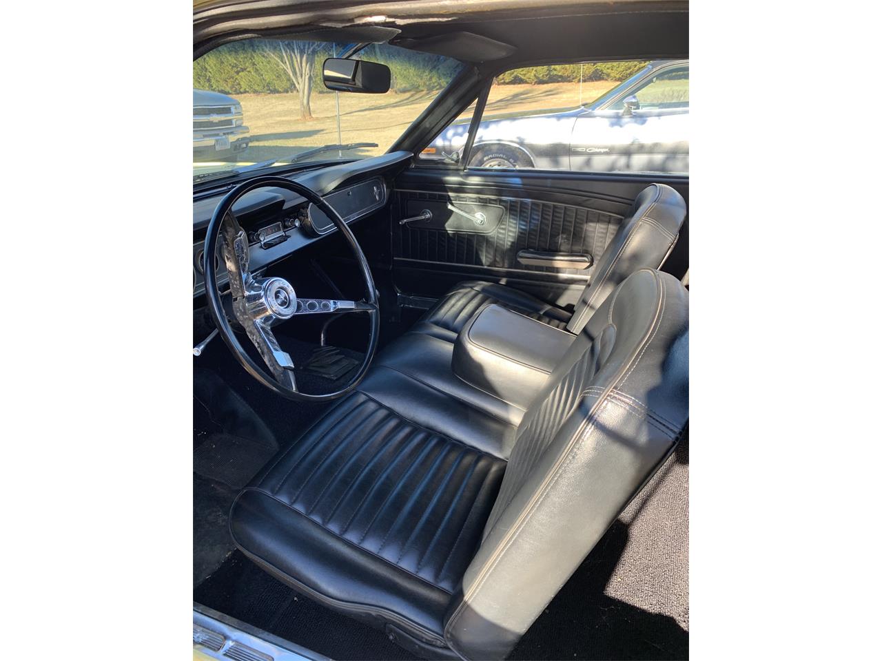 Ford-Mustang-1966-Yellow-Black-17