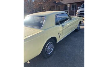 Ford-Mustang-1966-Yellow-Black-18