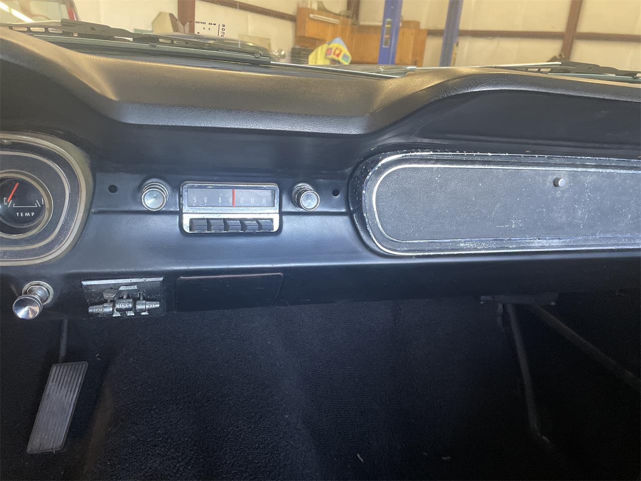 Ford-Mustang-1966-Yellow-Black-19