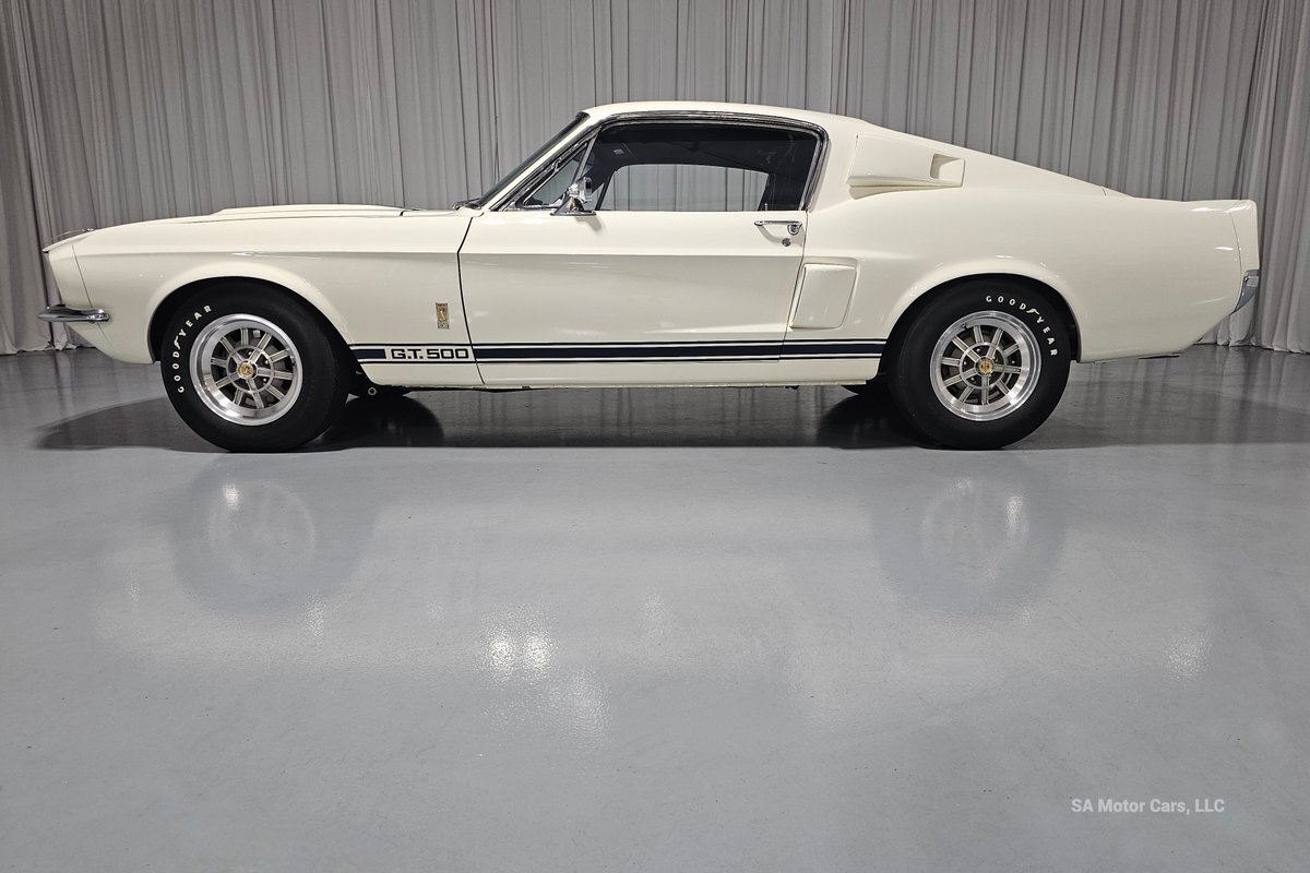 Ford-Mustang-1967-26