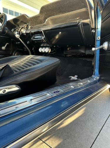 Ford-Mustang-1967-Blue-Black-6