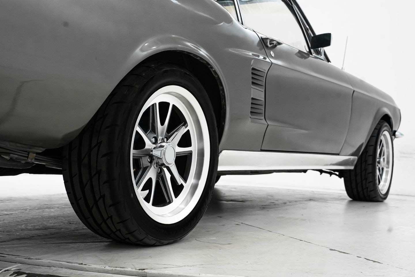 Ford-Mustang-1967-Coupe-12