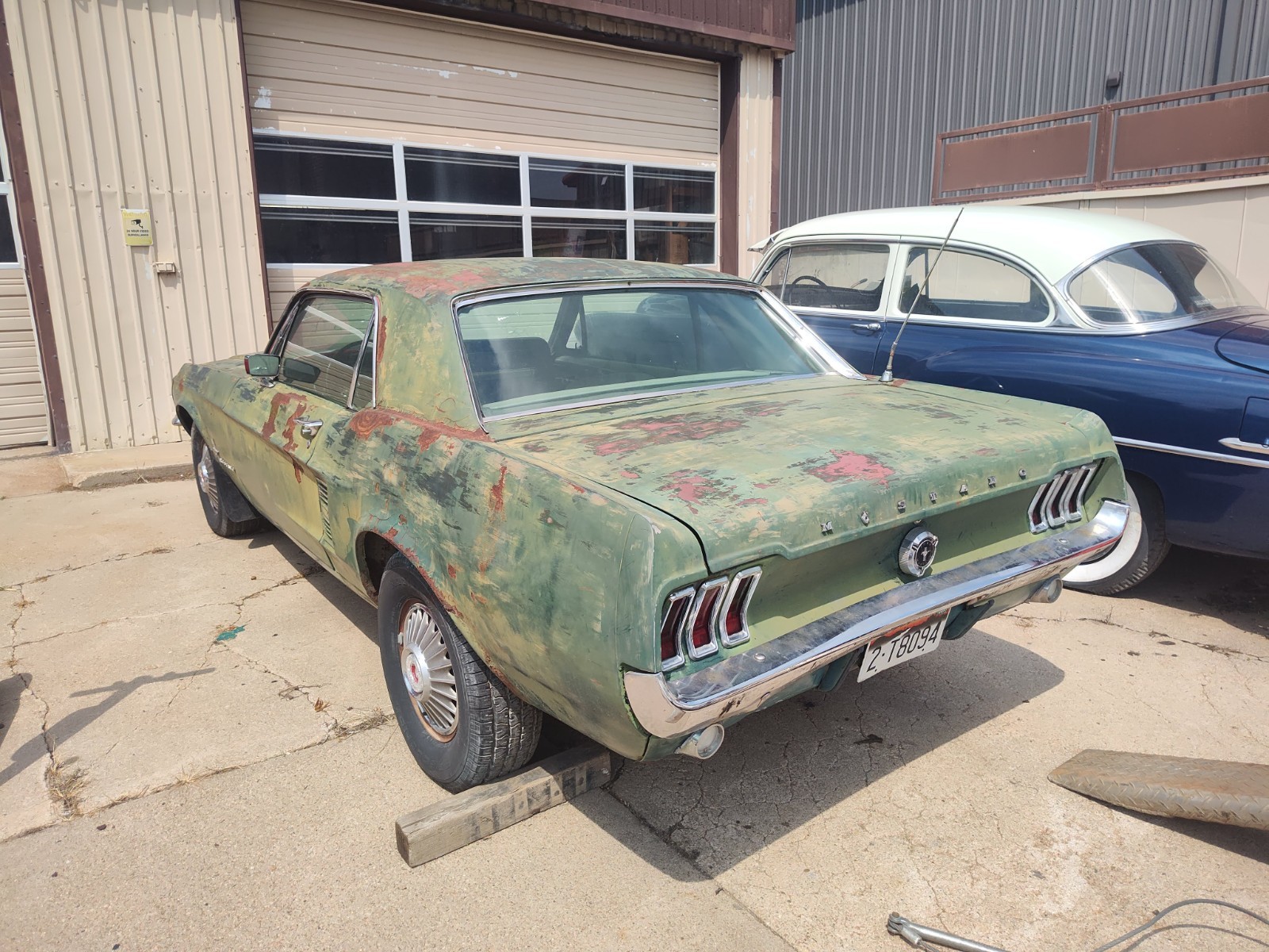 Ford-Mustang-1967-Coupe-2