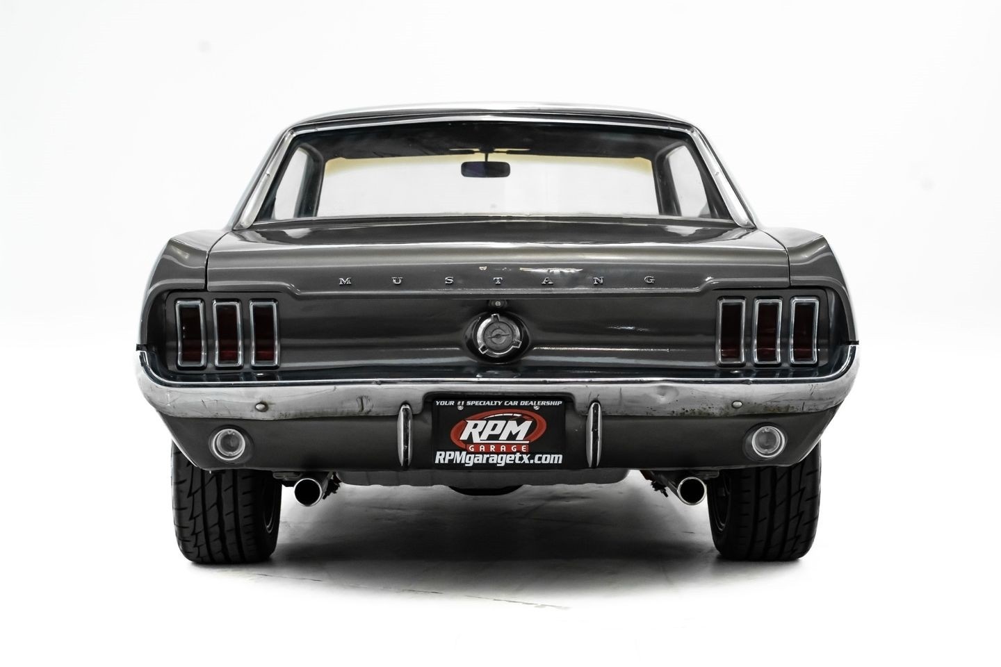 Ford-Mustang-1967-Coupe-2