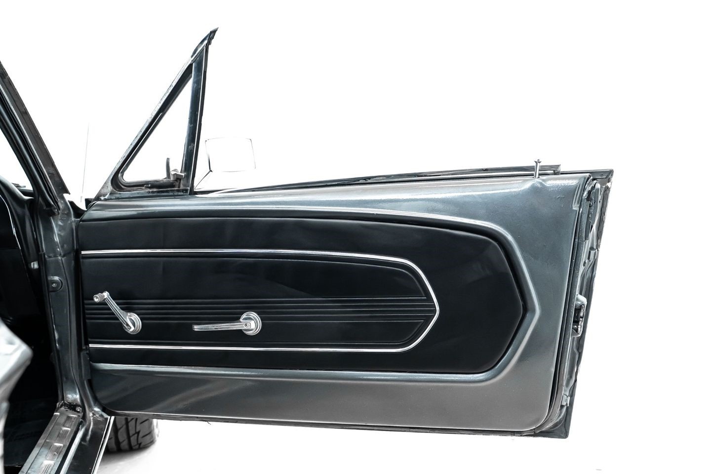 Ford-Mustang-1967-Coupe-22