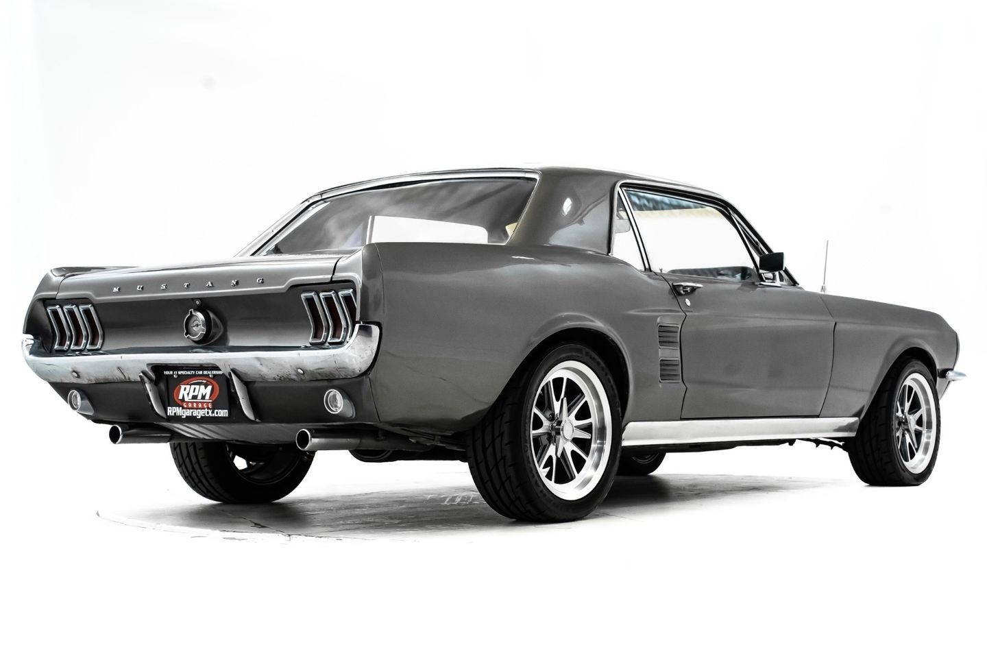 Ford-Mustang-1967-Coupe-3