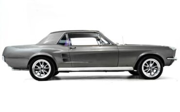 Ford-Mustang-1967-Coupe-4