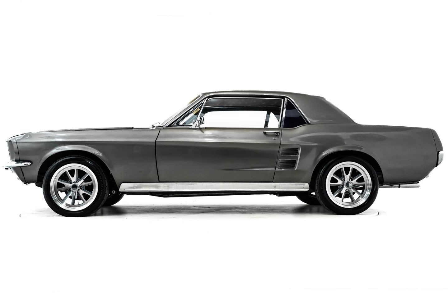 Ford-Mustang-1967-Coupe-8