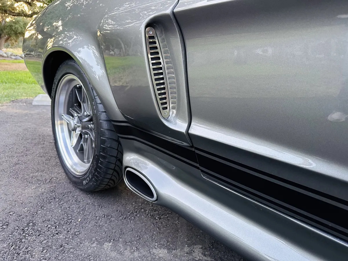 Ford-Mustang-1967-Pepper-Grey-Red-11