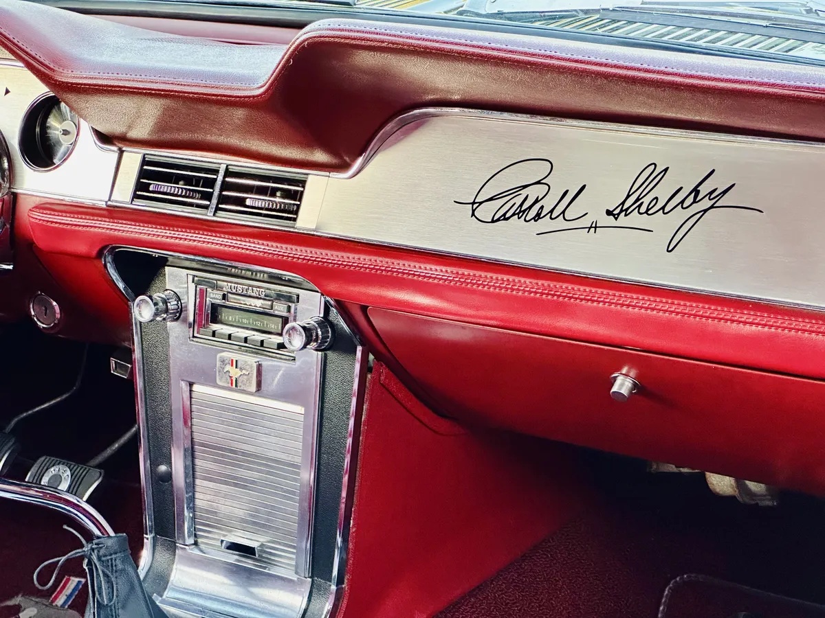 Ford-Mustang-1967-Pepper-Grey-Red-9