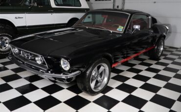 Ford-Mustang-1967-Raven-Black-Red-11