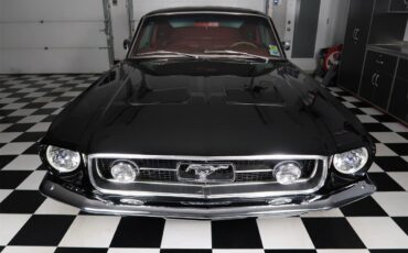 Ford-Mustang-1967-Raven-Black-Red-13
