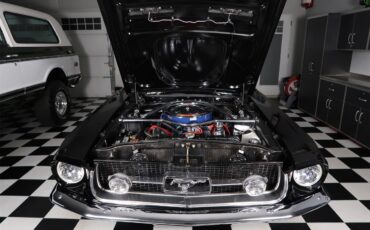 Ford-Mustang-1967-Raven-Black-Red-14