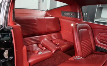 Ford-Mustang-1967-Raven-Black-Red-30