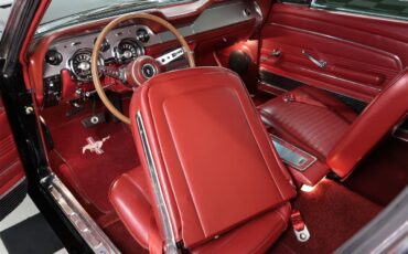 Ford-Mustang-1967-Raven-Black-Red-40