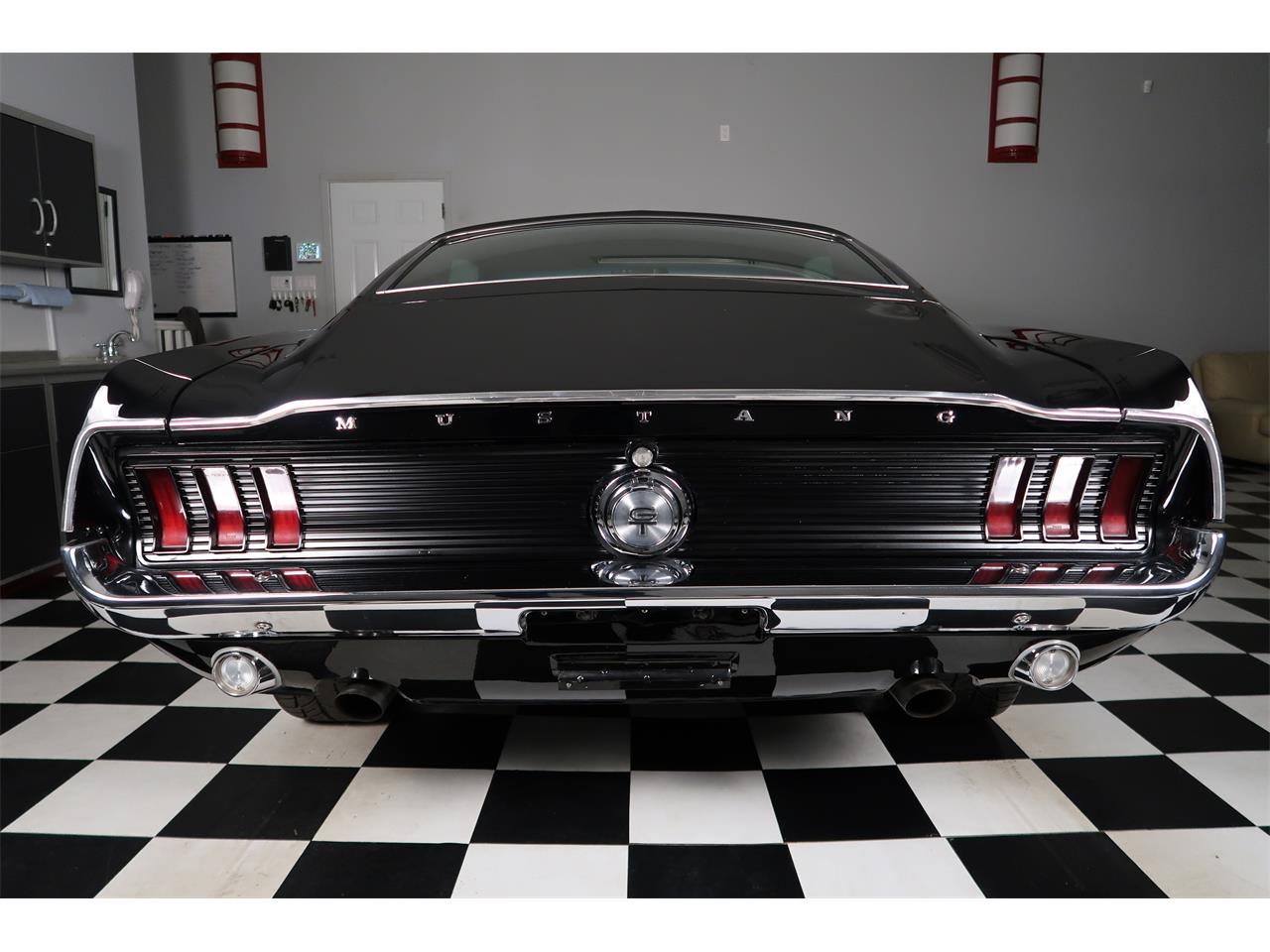 Ford-Mustang-1967-Raven-Black-Red-7