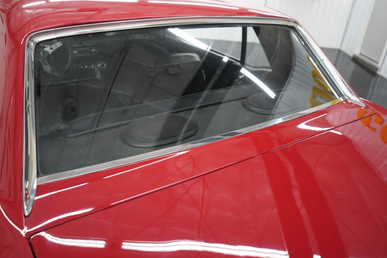 Ford-Mustang-1967-Red-Black-1