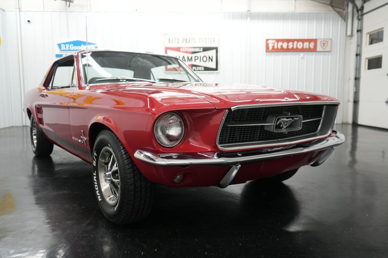 Ford-Mustang-1967-Red-Black-19