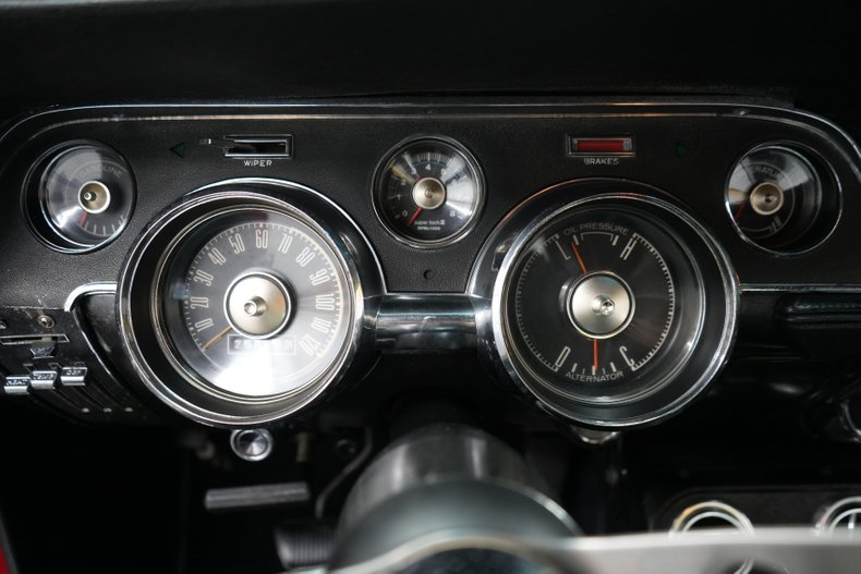 Ford-Mustang-1967-Red-Black-26