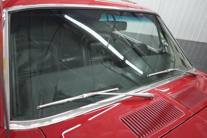 Ford-Mustang-1967-Red-Black-3