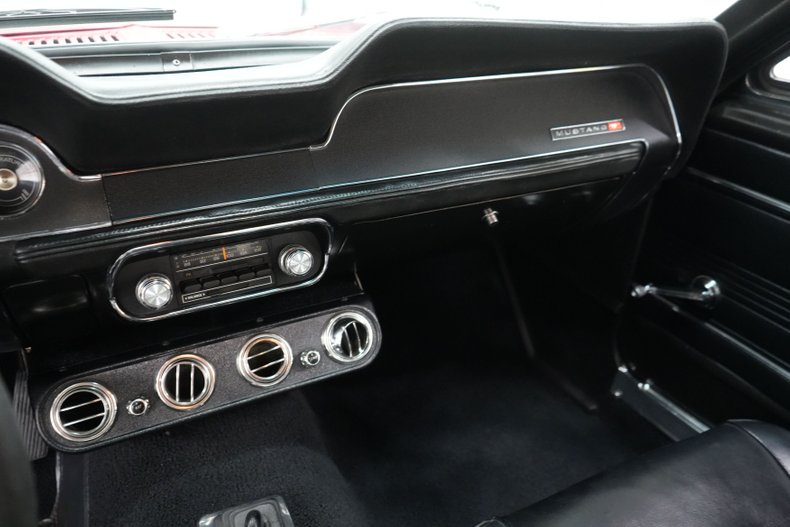 Ford-Mustang-1967-Red-Black-31