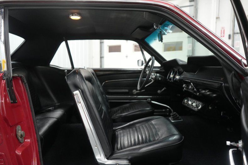 Ford-Mustang-1967-Red-Black-36