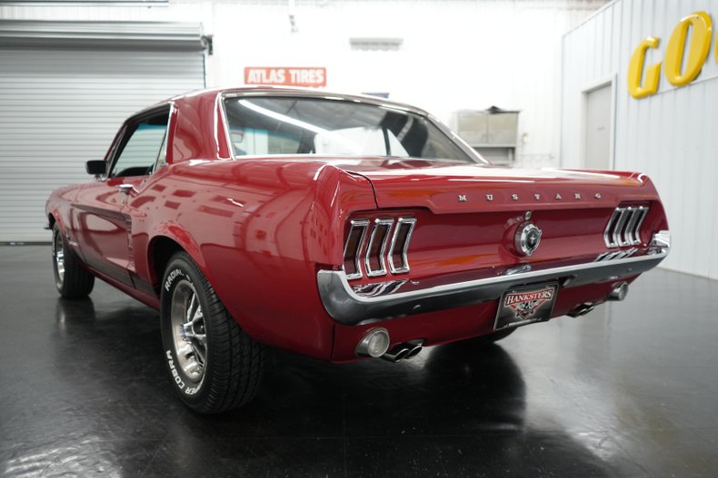 Ford-Mustang-1967-Red-Black-37