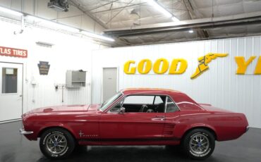 Ford-Mustang-1967-Red-Black-38