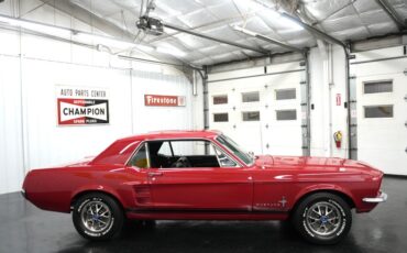 Ford-Mustang-1967-Red-Black-41