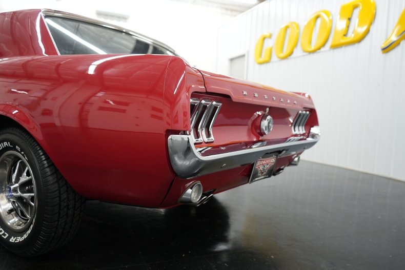 Ford-Mustang-1967-Red-Black-42