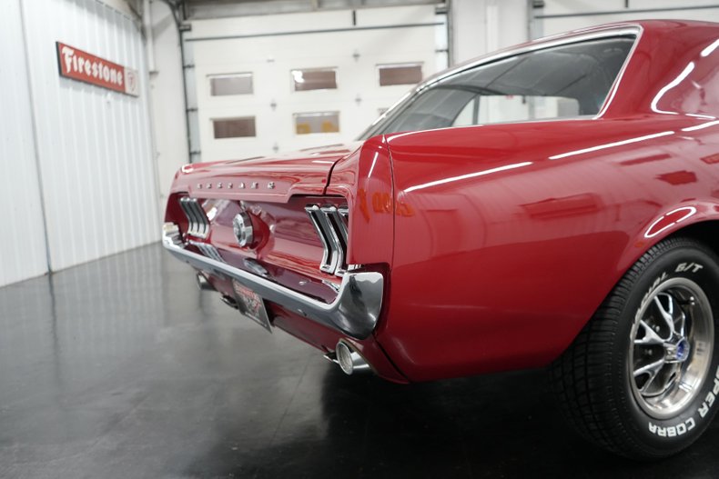 Ford-Mustang-1967-Red-Black-43