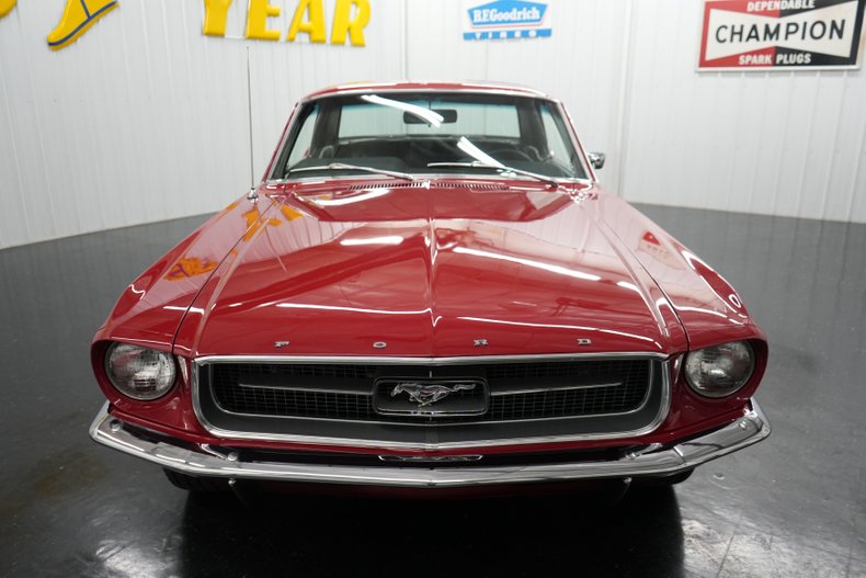 Ford-Mustang-1967-Red-Black-47