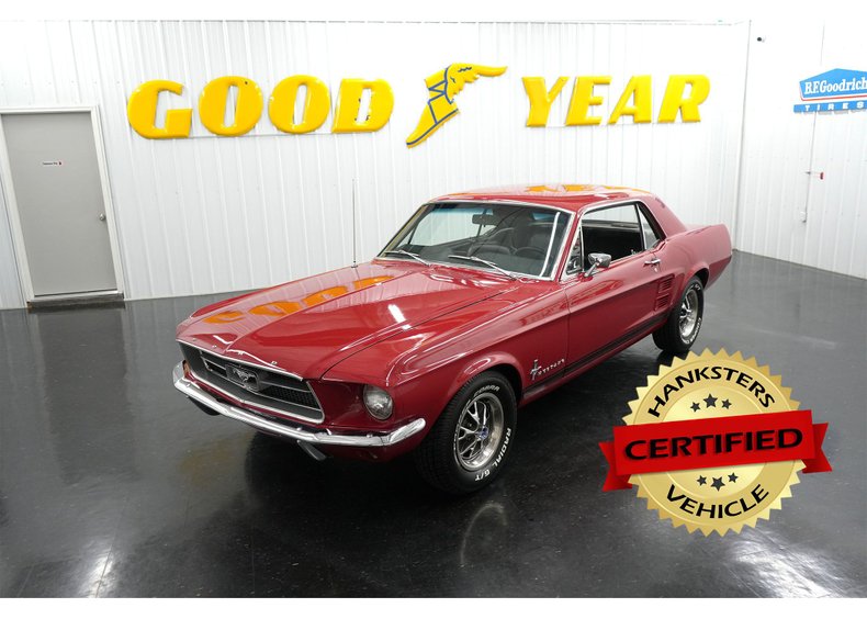 Ford-Mustang-1967-Red-Black-8