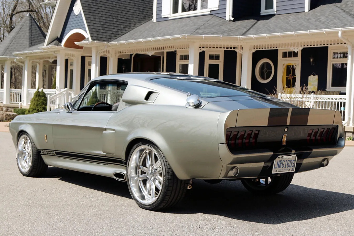 Ford-Mustang-1967-Silver-Black-1