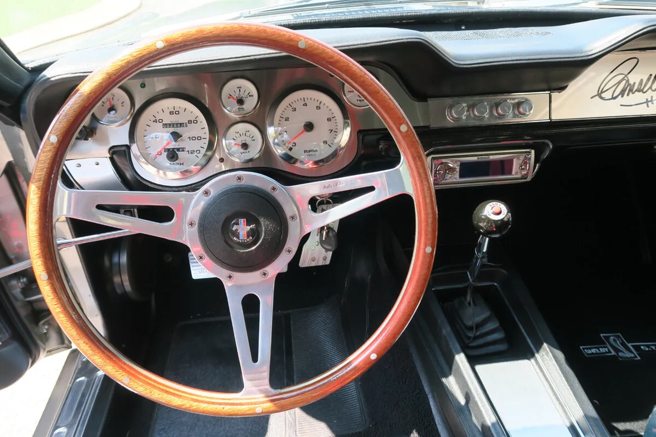 Ford-Mustang-1967-Silver-Black-19