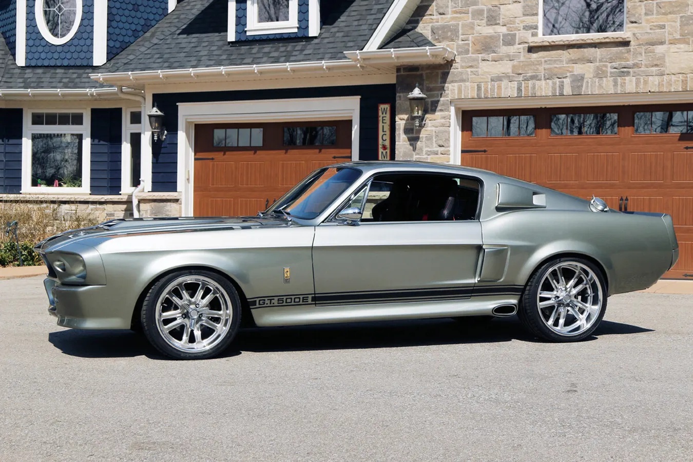 Ford-Mustang-1967-Silver-Black-3