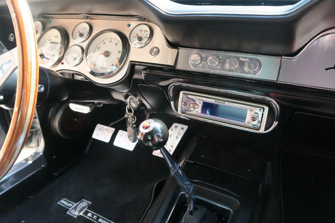 Ford-Mustang-1967-Silver-Black-8