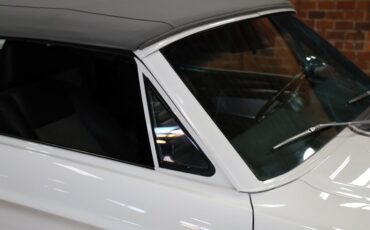 Ford-Mustang-1967-Wimbledon-White-Black-ampamp-Gray-11