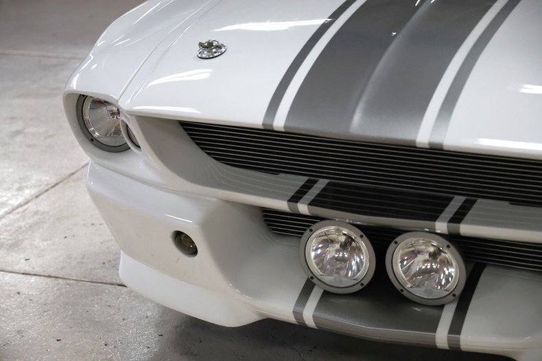 Ford-Mustang-1967-Wimbledon-White-Black-ampamp-Gray-12