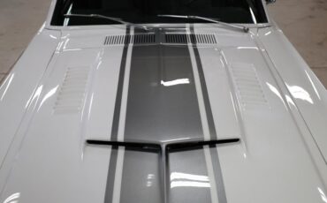 Ford-Mustang-1967-Wimbledon-White-Black-ampamp-Gray-13